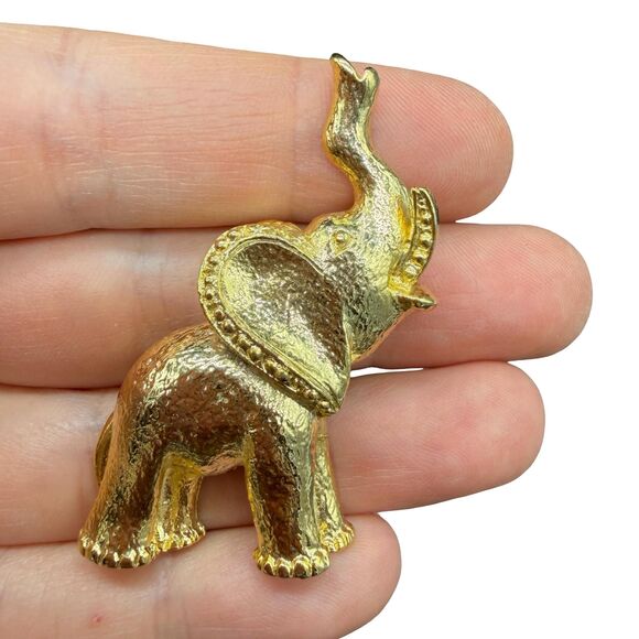 Unbranded Jewelry - Vintage Gold Tone Elephant Brooch Elephant Pin Elephant with Trunk Up